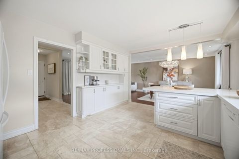 Photo 17 at 12 Thicket Road, Markland Wood, Toronto