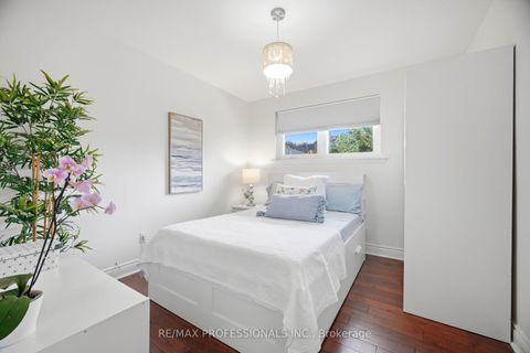 Photo 29 at 12 Thicket Road, Markland Wood, Toronto