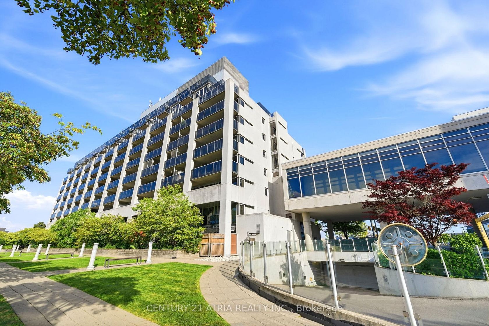 502 - 1040 The Queensway Avenue N, City Centre West, Toronto photo number 2