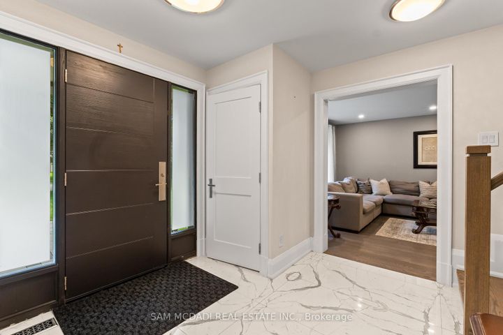 Photo 4 at 1481 Bunsden Avenue, Sheridan, Mississauga