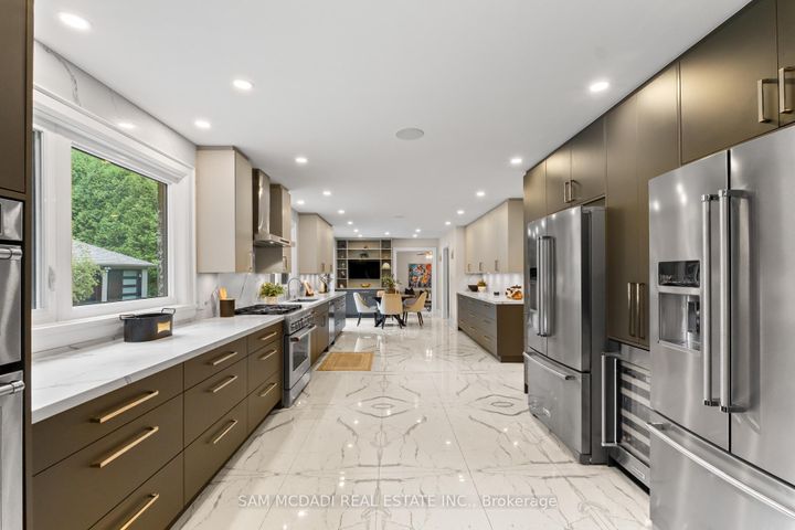 Photo 7 at 1481 Bunsden Avenue, Sheridan, Mississauga