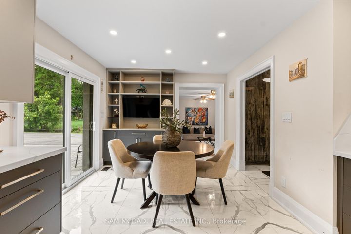 Photo 8 at 1481 Bunsden Avenue, Sheridan, Mississauga