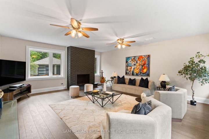 Photo 12 at 1481 Bunsden Avenue, Sheridan, Mississauga