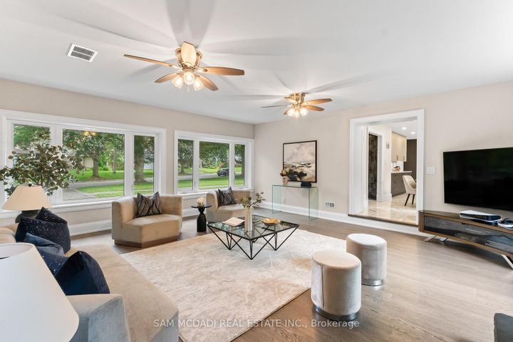 Photo 13 at 1481 Bunsden Avenue, Sheridan, Mississauga