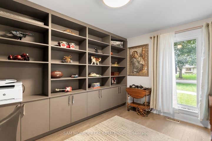 Photo 14 at 1481 Bunsden Avenue, Sheridan, Mississauga