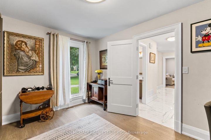 Photo 16 at 1481 Bunsden Avenue, Sheridan, Mississauga