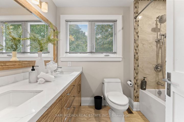 Photo 31 at 1481 Bunsden Avenue, Sheridan, Mississauga
