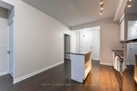 Photo 3 at 517 - 15 Bruyeres Mews, Niagara, Toronto