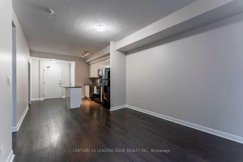 Photo 7 at 517 - 15 Bruyeres Mews, Niagara, Toronto
