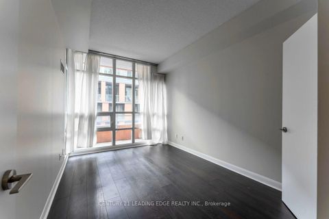 Photo 8 at 517 - 15 Bruyeres Mews, Niagara, Toronto