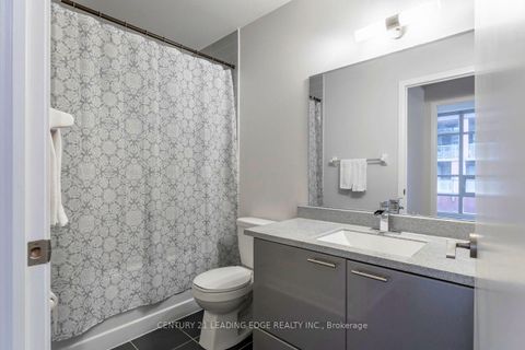 Photo 11 at 517 - 15 Bruyeres Mews, Niagara, Toronto