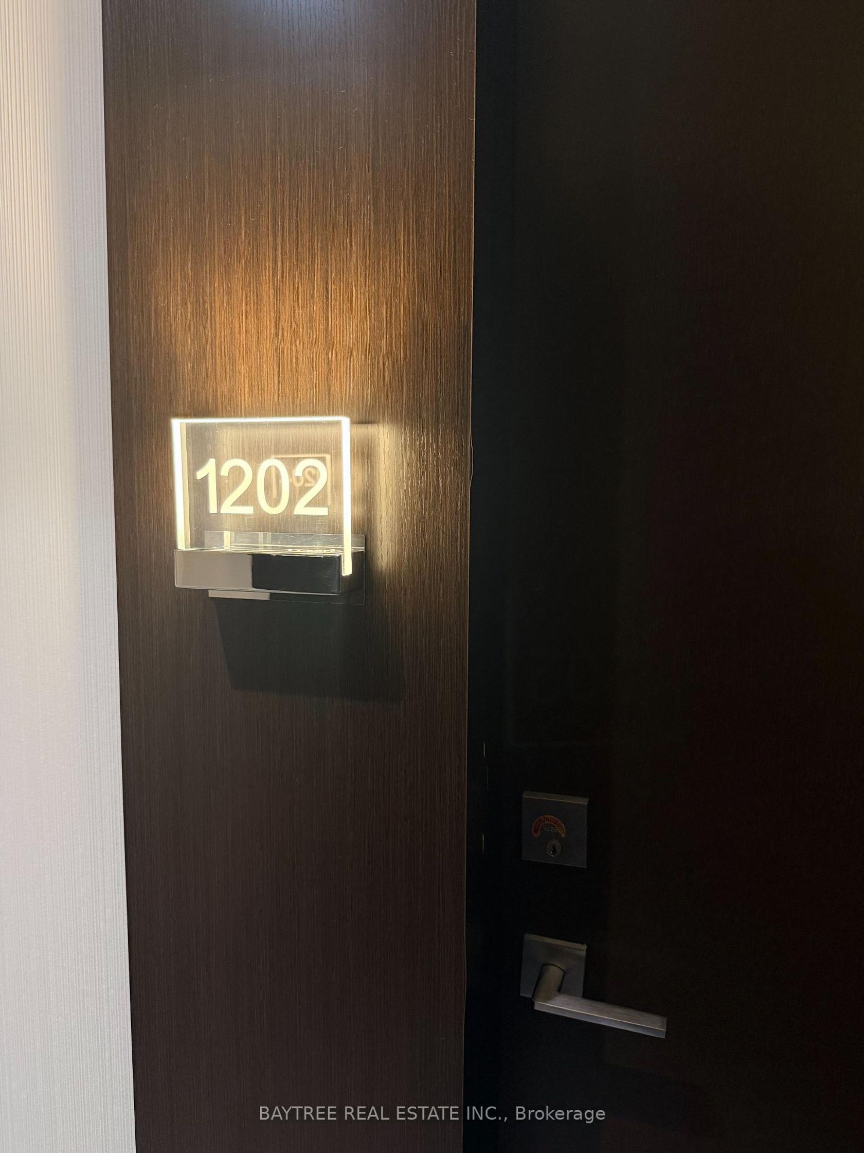 1202 - 2221 Yonge Street, Mount Pleasant West, Toronto 