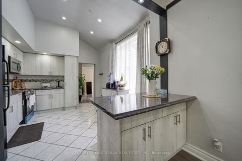 Photo 3 at 18 Benhur Crescent, Woburn, Toronto