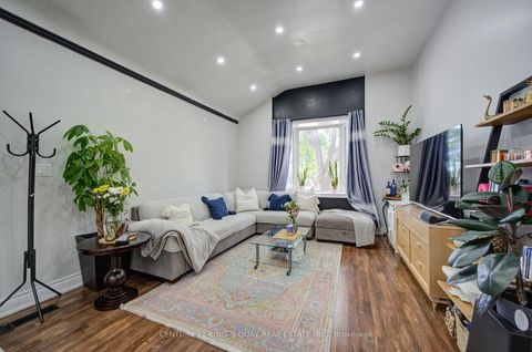 Photo 7 at 18 Benhur Crescent, Woburn, Toronto