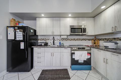 Photo 9 at 18 Benhur Crescent, Woburn, Toronto
