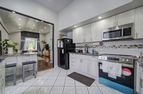 Photo 11 at 18 Benhur Crescent, Woburn, Toronto