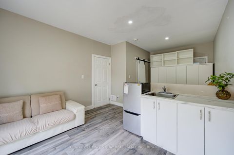 Photo 15 at 18 Benhur Crescent, Woburn, Toronto