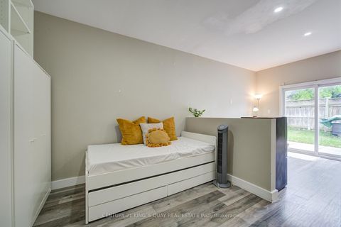 Photo 16 at 18 Benhur Crescent, Woburn, Toronto