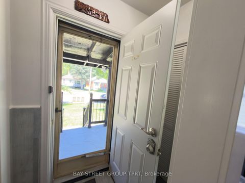 Photo 3 at 134 Clearbrooke Circle, Kipling, Toronto