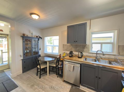 Photo 7 at 134 Clearbrooke Circle, Kipling, Toronto