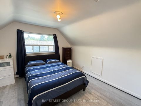 Photo 10 at 134 Clearbrooke Circle, Kipling, Toronto