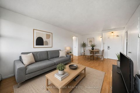 Photo 4 at 304 - 725 Don Mills Road, Flemingdon Park, Toronto