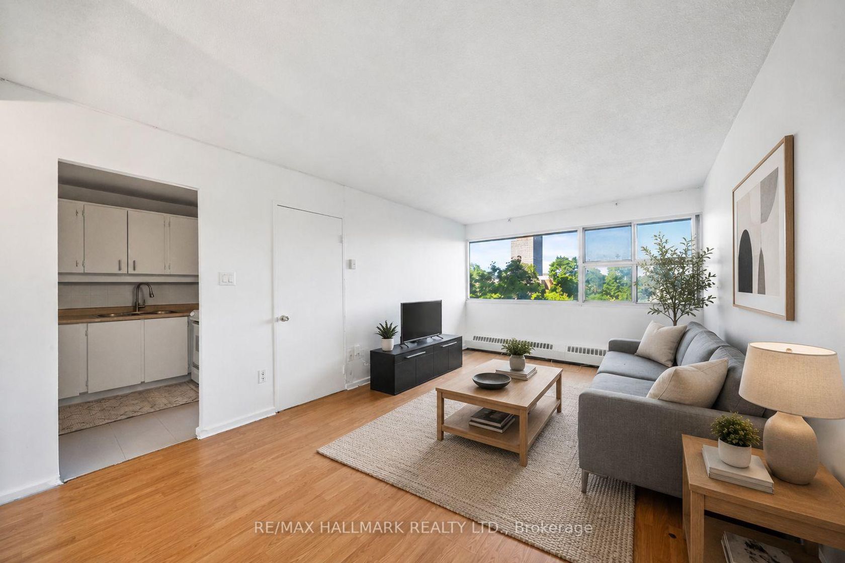 304 - 725 Don Mills Road, Flemingdon Park, Toronto 
