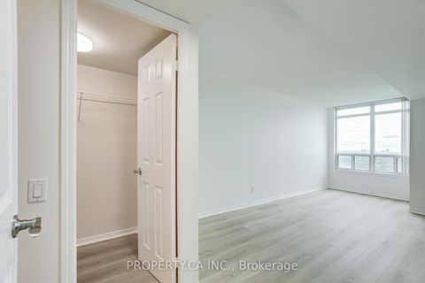 Photo 11 at 2309 - 8 Hillcrest Avenue, Willowdale East, Toronto