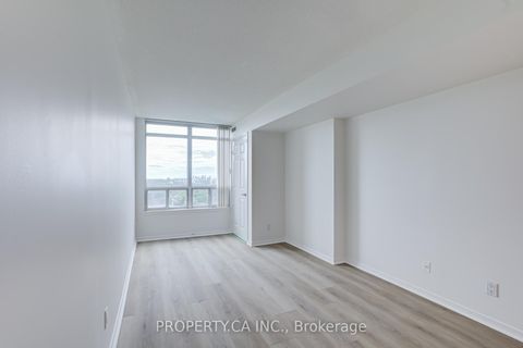 Photo 13 at 2309 - 8 Hillcrest Avenue, Willowdale East, Toronto