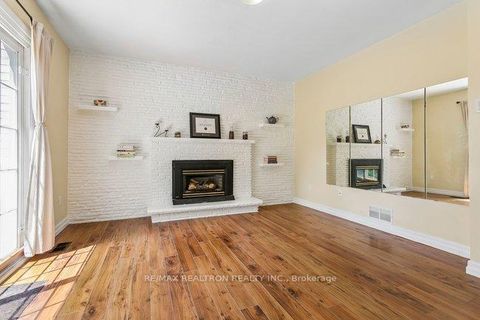 Photo 3 at 27 Elfindale Crescent, Henry Farm, Toronto