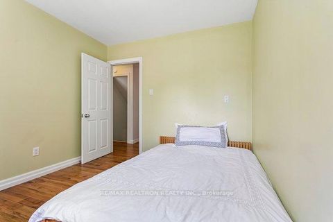 Photo 7 at 27 Elfindale Crescent, Henry Farm, Toronto