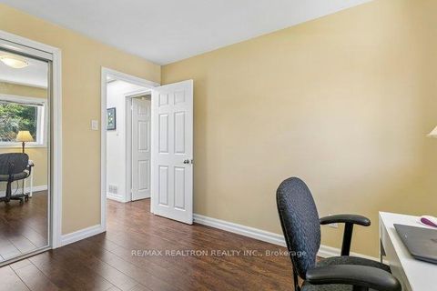Photo 10 at 27 Elfindale Crescent, Henry Farm, Toronto