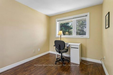 Photo 11 at 27 Elfindale Crescent, Henry Farm, Toronto