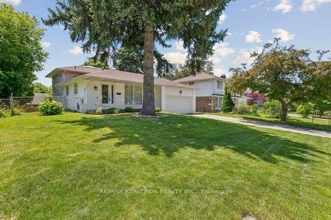 Photo 17 at 27 Elfindale Crescent, Henry Farm, Toronto