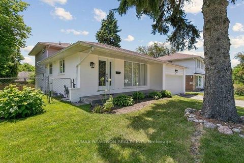 Photo 18 at 27 Elfindale Crescent, Henry Farm, Toronto