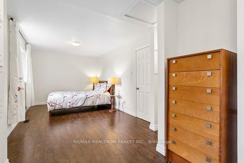 Photo 30 at 27 Elfindale Crescent, Henry Farm, Toronto