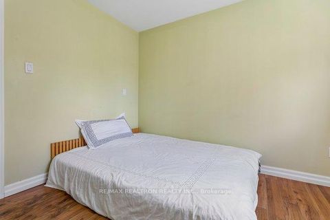 Photo 35 at 27 Elfindale Crescent, Henry Farm, Toronto