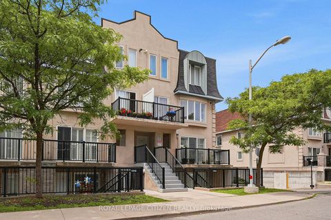 Photo 1 at 2048 - 75 George Appleton Way, CFB, Toronto