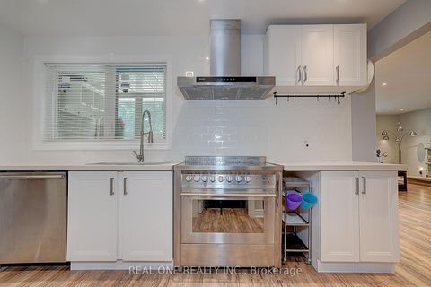 Photo 7 at 37 Lauralynn Crescent, Malvern West, Toronto