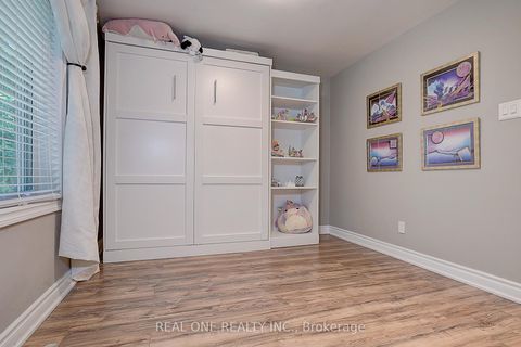 Photo 13 at 37 Lauralynn Crescent, Malvern West, Toronto