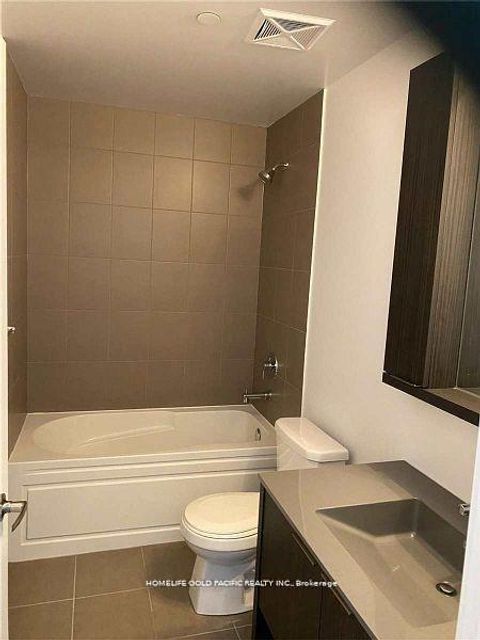 Photo 7 at 209 - 99 The Donway Road W, Don Mills, Toronto