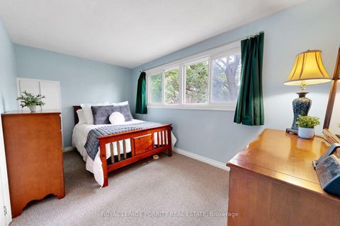 Photo 21 at 14 Heslop Drive, Alderwood, Toronto