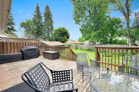 Photo 35 at 14 Heslop Drive, Alderwood, Toronto