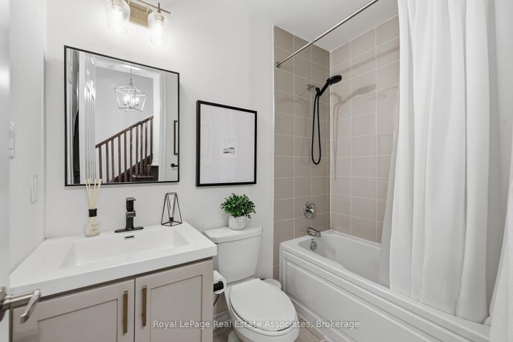 Photo 7 at 27 - 1222 Rose Way, CB Cobban, Milton
