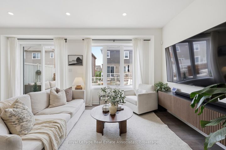 Photo 12 at 27 - 1222 Rose Way, CB Cobban, Milton