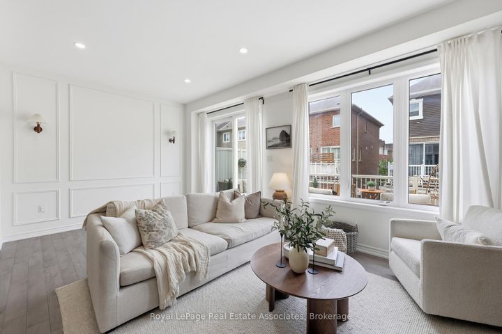 Photo 13 at 27 - 1222 Rose Way, CB Cobban, Milton