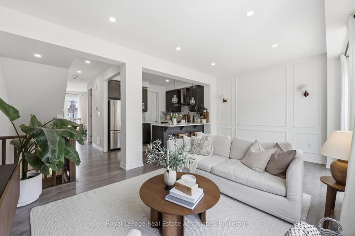 Photo 14 at 27 - 1222 Rose Way, CB Cobban, Milton
