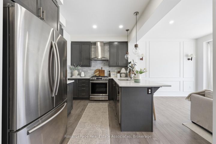 Photo 15 at 27 - 1222 Rose Way, CB Cobban, Milton