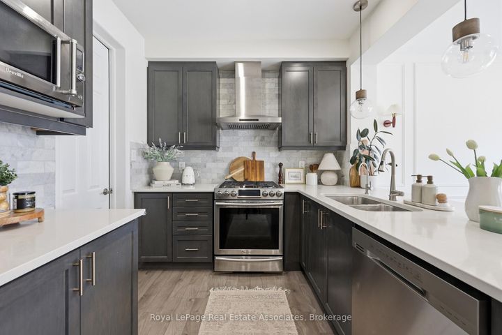 Photo 16 at 27 - 1222 Rose Way, CB Cobban, Milton