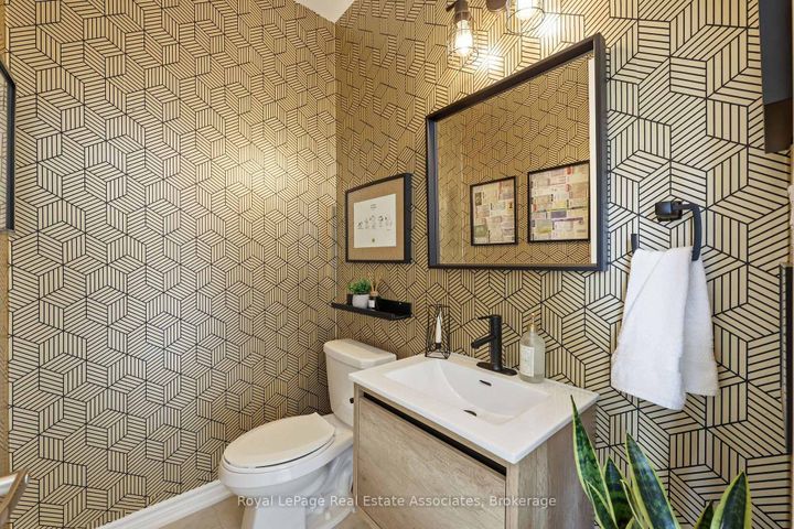 Photo 19 at 27 - 1222 Rose Way, CB Cobban, Milton